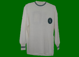 De 1965/66 at ao incio dos anos 1970. Camisola do Sporting alternativa branca, muito rara, do Peres
