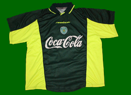 Camisola alternativa modelo 2000/01, das camadas de formao do futebol do Sporting