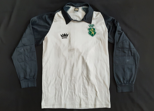 1981/82. Camisola Puma. Isto no  uma camisola do Sporting