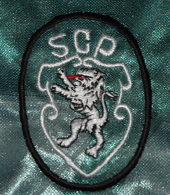 emblema no equipamento do Sporting fabricado pela Adidas em 1997 1998 Stromp