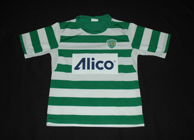 1990/92. Equipamento listado da Escola Academia Sporting Loures