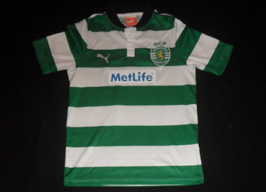 Hooped kit from the Sporting Lisbon football school 2012 13 Escola de Talentos Metlife