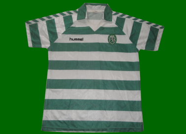 1989/90. Equipamentolistado Hummel, rplica