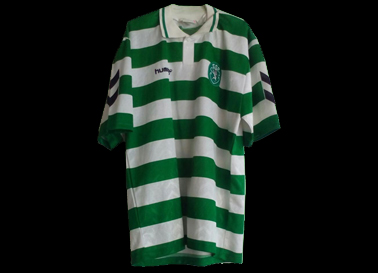 1990/91. Camisola listada da Hummel. Sample da marca, nunca chegou a ser adotado visto que o Sporting passou a vestir Umbro