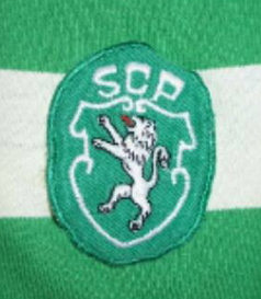 1982/83. Camisola de jogo Le Coq Sportif do Sporting com escudo de campeão nacional