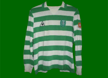 1982/83. Camisola de jogo Le Coq Sportif com escudo de campeão nacional