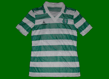 1985/87. Camisola listada da Le Coq Sportif, semelhante  n 5 acima