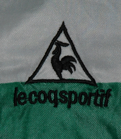 1985/87. Camisola listada da Le Coq Sportif, com tecido mais brilhante e mais fino