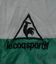 1985/87. Camisola listada da Le Coq Sportif, com tecido mais brilhante e mais fino