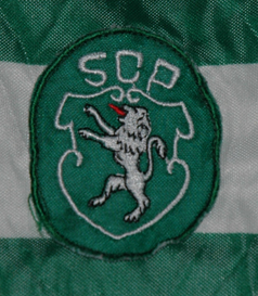 1985/87. Camisola listada da Le Coq Sportif, com tecido mais brilhante e mais fino
