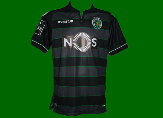 2015/16. Equipamento de jogo alternativa do Sporting, do jogador de futebol Bruno Csar