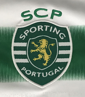 2020/21. Camisola n 12 listada para adeptos, da Loja Verde do Sporting