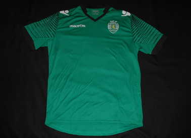 Equipamento de treino verde Macron Sporting