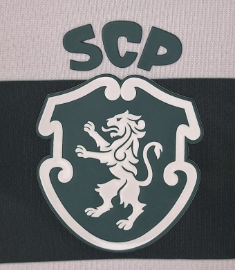 2026/27. Camisola do Sporting Nike listada personalizada com nameset Sporting dourado