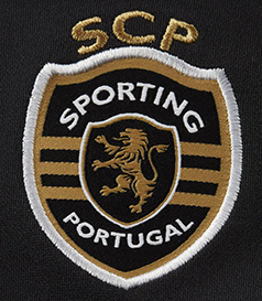 Camisola do Sporting Clube de Portugal, 2023/24. Camisola alternativa modelo Cristiano Ronaldo para mulher