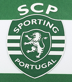 2025/26. Camisola do Sporting da Loja Verde com badge de campeo