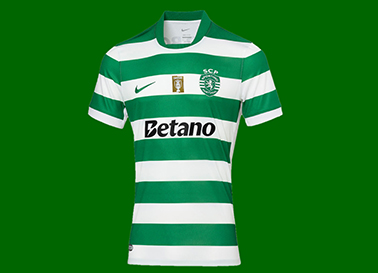 2025/26. Camisola do Sporting da Loja Verde com badge de campeo