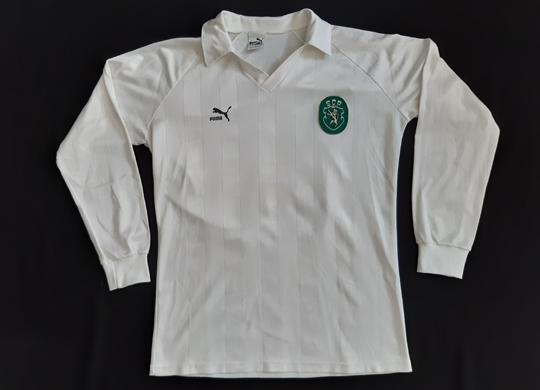 1981/82. Camisola Puma. Isto no  uma camisola do Sporting