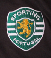 2010/11. Camisola alternativa negra com ombro verde