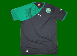 2010/11. Camisola alternativa negra com ombro verde