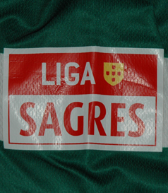 2009/2010. Equipamento listado de jogo do Sinama Pongolle, um dos piores jogadores do Sporting