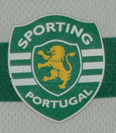 Equipamento de criana do Sporting, com camisola e cales. Em mau estado 2008/09