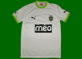 equipamento do Sporting 2011 2012 alternativo: branco com detalhes de verde fluorescente, com patrocnio da meo a preto