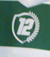 2013/14. Camisola n 12 listada, com o emblema da Iniciativa 12 jogador