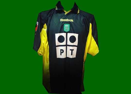 2000/01, equipamento Adidas do futebol do Sporting, Acosta matador Reebok