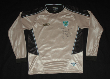 2003/04, Sporting B. Equipamento dourado do Edgar Marcelino