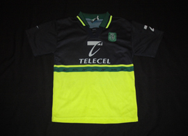 Camisola de criana alternativa do Sporting, com emblema rectangular 1999/00