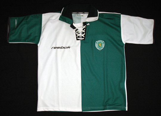Sporting Lisbon Reebok sample of the Stromp split green/white jersey. This is the 2002/03 model