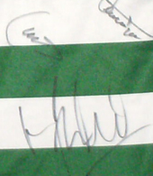 Camisola autografada por muitos jogadores do Sporting