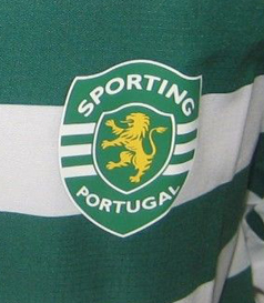 Home Sporting Lisbon shirt from a season where Ronaldo was gone years ago