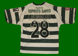 Home hooped replica shirt, with Cristiano Ronaldo name and number in the back. Correct CR28 jersey 2002 2003