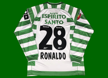 Sporting Cristiano ROnaldo shirt. Poor counterfeit low quality reproduction