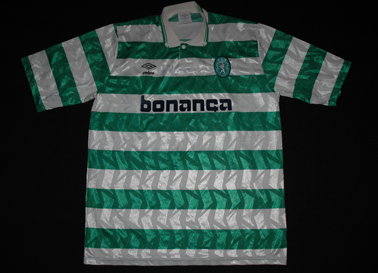 Sporting 1991/92. Camisola de futebol de Yordanov. Autografada pelos jogadores de futebol da poca