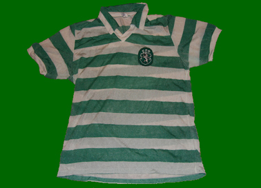 Sporting 1981/1982. National champion, Cup winner. Shirt made in nylon of captain Manuel Fernandes