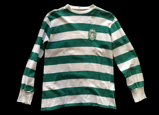 1964/65 a 1968/69. Camisola de jogo de modelo usado por Principantes, Juniores, Reservas, ou outros escales de formao