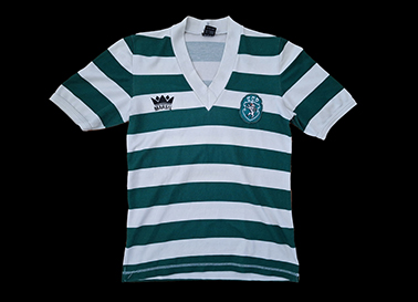 1982/83 a 1984/85. Camisola de marca Marsil, dos Juvenis do Sporting