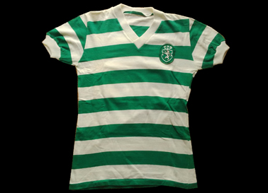 1979/80. Camisola clssica listada do Sporting feita em algodo