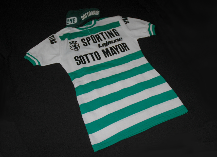 Camisola do Sporting 2013/13 com homenagem  Taa das Taas - reverso