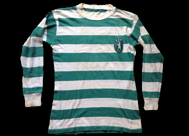 Long sleeved match worn shirt of football player Sporting 1976/77 a 1978/79