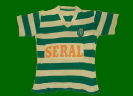 Camisola de Vtor Oliveira, da equipa de hquei do Sporting que venceu a Taa das Taas em 1985