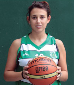 2013/2014. Camisola da Joana Brites dos seniores do basquetebol feminino do Sporting, assinada pelo plantel e pelo treinador