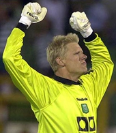 equipamentos de futebol usados em jogo por Peter Schmeichel