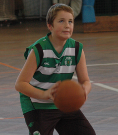 Camisola de jogo da equipa sub-12 de basquetebol masculino do Sporting, de Paul B. Tamanho 16 anos