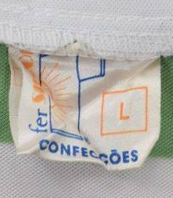 1993/94. Camisola contrafeita do Sporting, marca Confecções Fer (mais qualquer coisa que não se vê bem na foto). Patrocínio cerveja FAXE