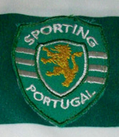 Equipamento do Centenrio do Sporting parecido com o original, mas no  oficial