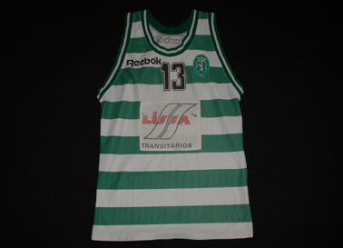 1993/94 ou 1994/95. Camisola da formao do Basquetebol do Sporting